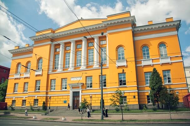 58, 62, Volodymyrska Str. – twin houses, libraries