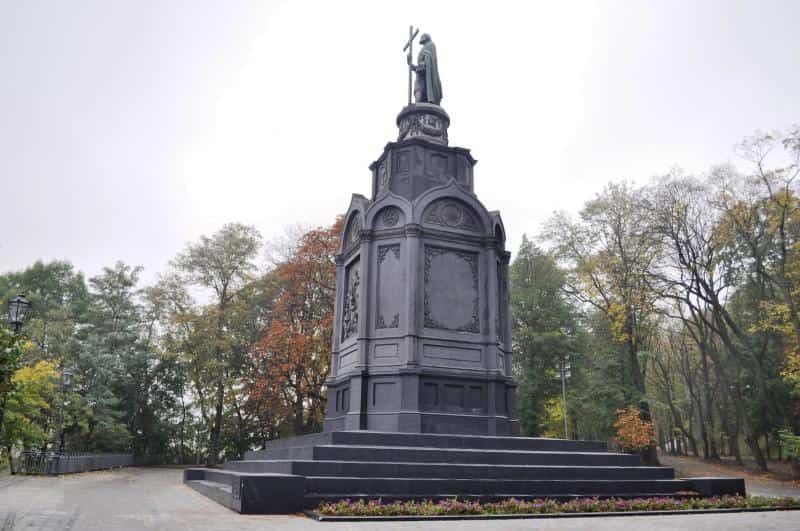 Памятник Владимиру